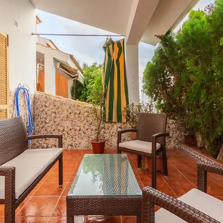 The Small Village - Pool And Relax Near The Airport